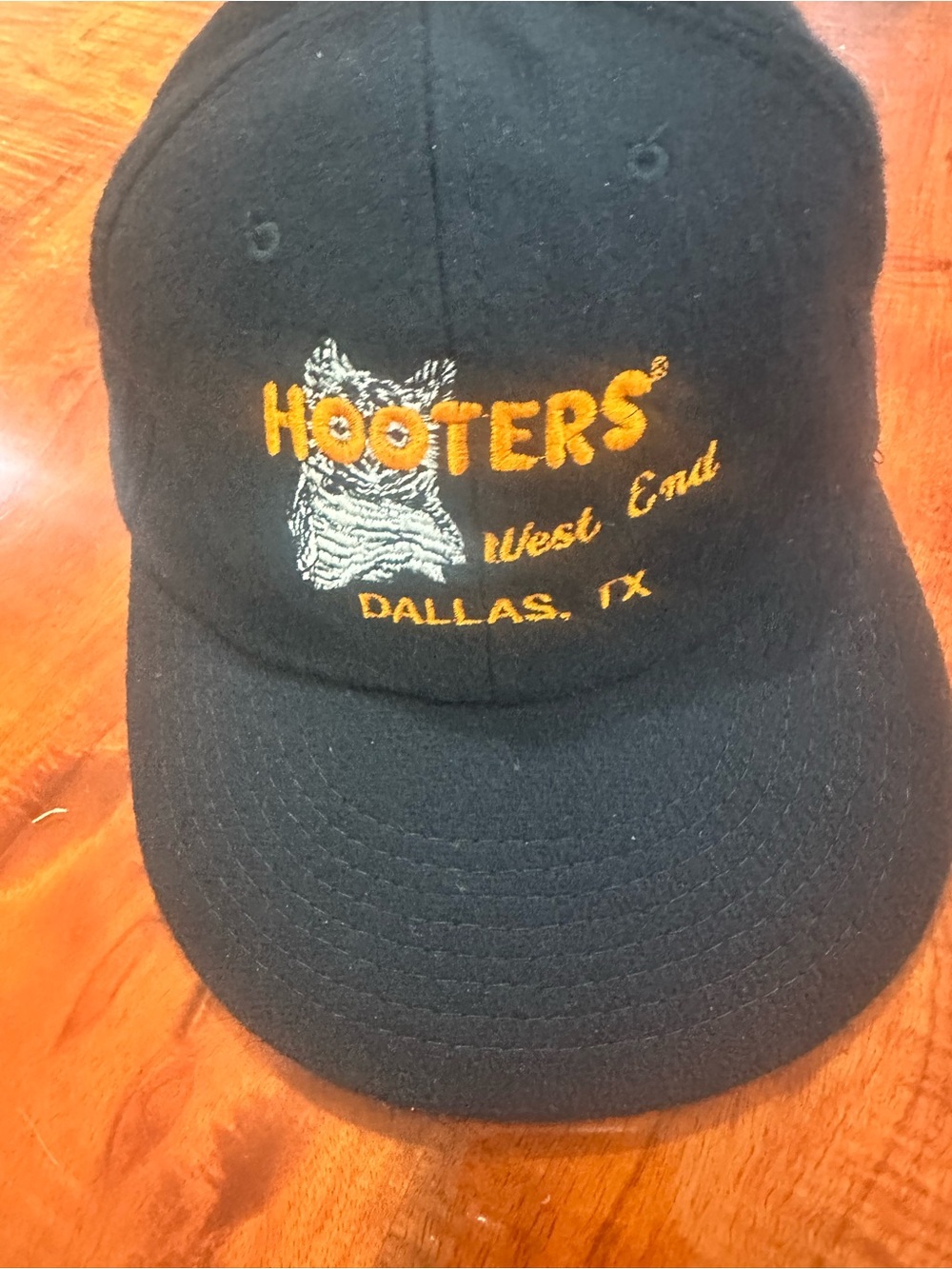 Vintage Hooters West End Dallas TX Hat🦉